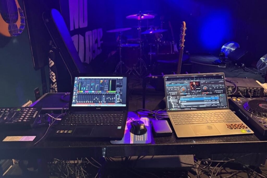 Música ao Vivo e Karaokê